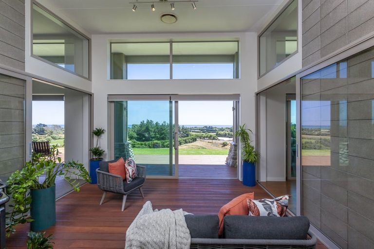 Photo of property in 187 Peka Peka Road, Peka Peka, Waikanae, 5391