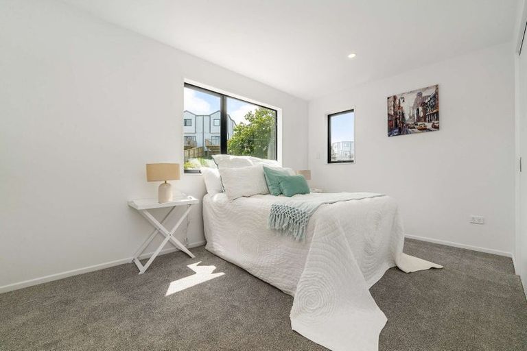 Photo of property in 47a Crestview Rise, Papakura, 2110