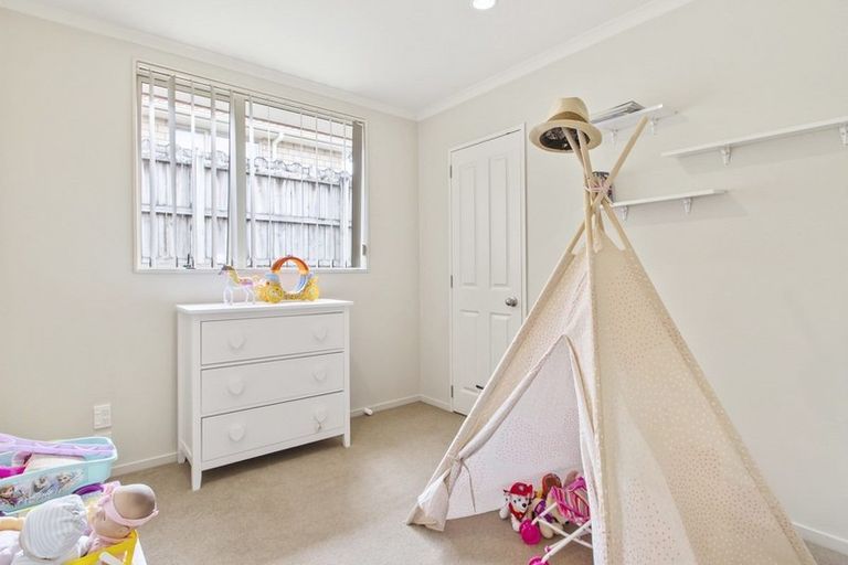 Photo of property in 182 Keri Vista Rise, Papakura, 2110