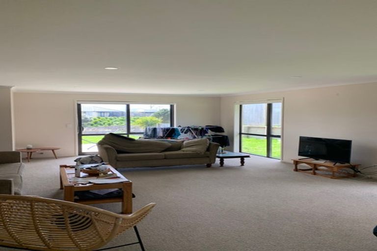Photo of property in 1 Ribbonwood Close, Te Kauwhata, 3710