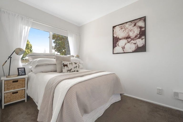 Photo of property in 2/17 Bain Place, Bucklands Beach, Auckland, 2014