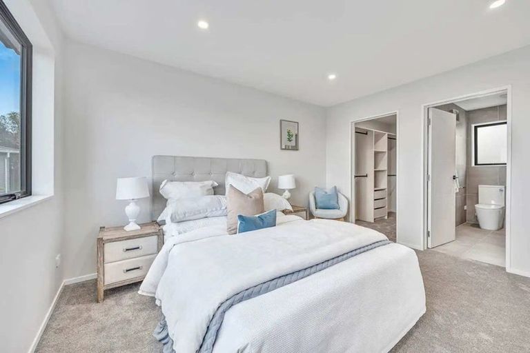 Photo of property in 29c Rotoiti Avenue, Pakuranga Heights, Auckland, 2010