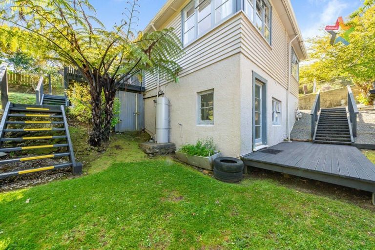 Photo of property in 3 Montgomery Avenue, Karori, Wellington, 6012