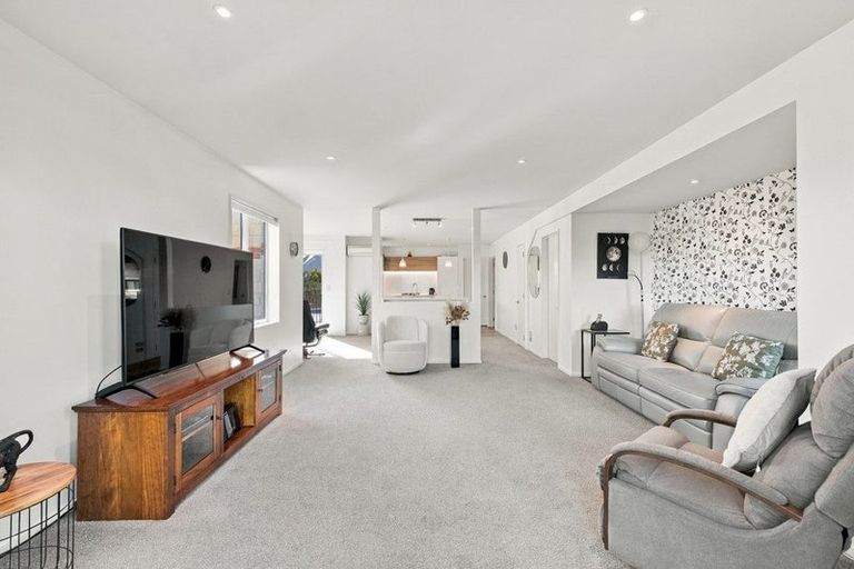 Photo of property in 12 Waterford Avenue, Northwood, Christchurch, 8051