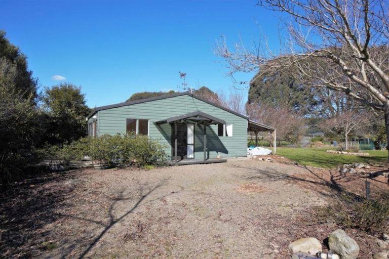 Photo of property in 155 Muhunoa East Road, Ohau, Levin, 5570