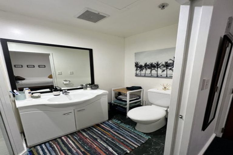 Photo of property in Atrium Apartments, 2h/154 The Terrace, Wellington Central, Wellington, 6011