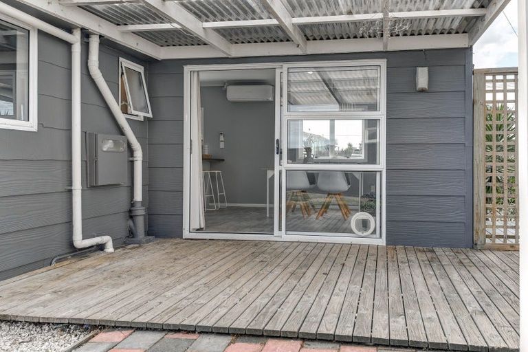 Photo of property in 2 Morgan Street, Castlecliff, Whanganui, 4501