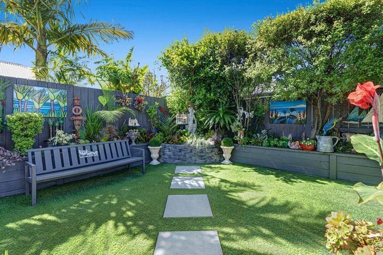 Photo of property in 6 Trevally Place, Snells Beach, 0920