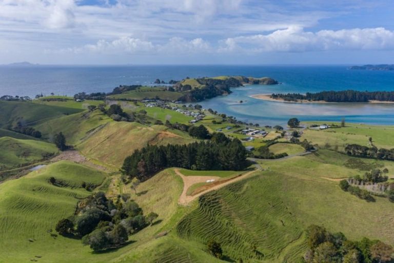 Photo of property in 56 Burford Lane, Whananaki, Hikurangi, 0181