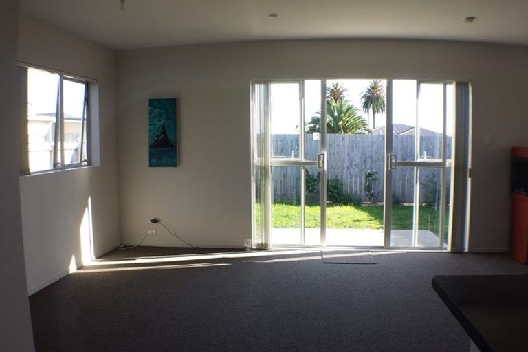 Photo of property in 18 Popokatea Drive, Takanini, 2112