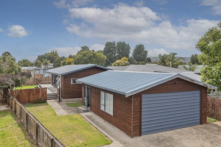 Photo of property in 13 Mayfair Close, Whitianga, 3510