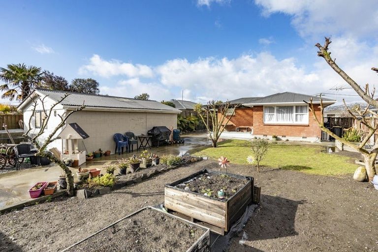 Photo of property in 90 Frensham Crescent, Woolston, Christchurch, 8062