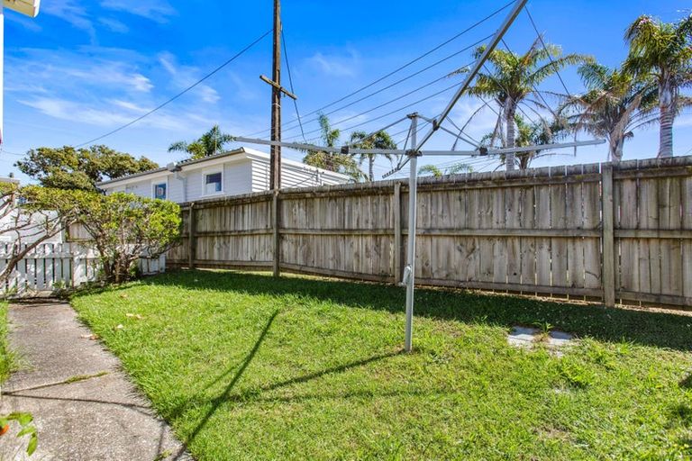 Photo of property in 2/84 Jutland Road, Hauraki, Auckland, 0622