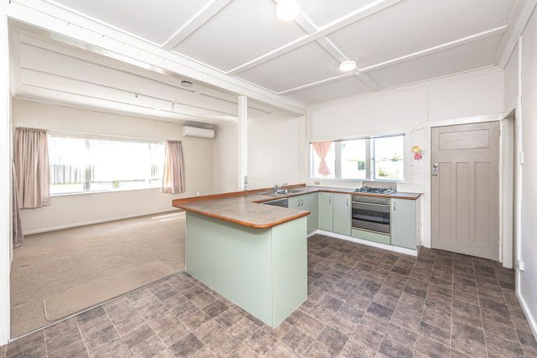 Photo of property in 5 Weka Street, Aramoho, Whanganui, 4500