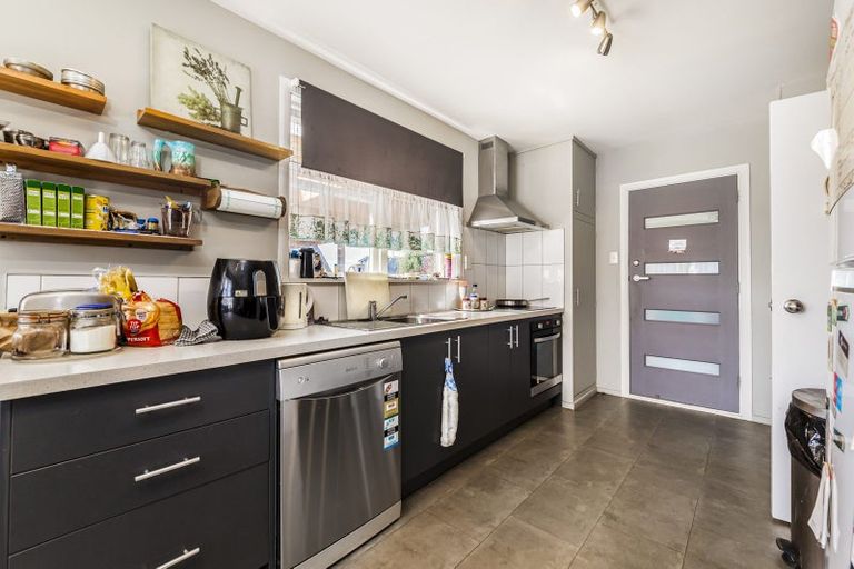 Photo of property in 11 Mattingley Street, Aranui, Christchurch, 8061