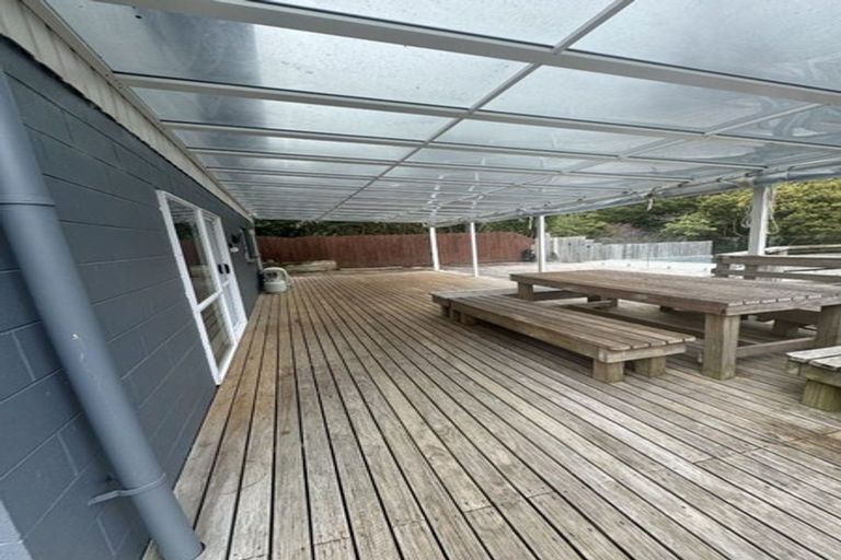 Photo of property in 14 Beazley Place, Glendene, Auckland, 0602