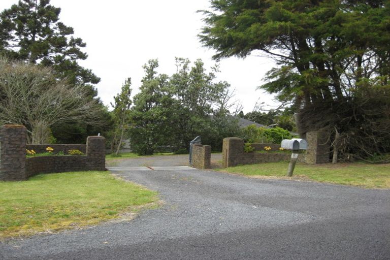 Photo of property in 195 Puke Road, Kumeu, 0891