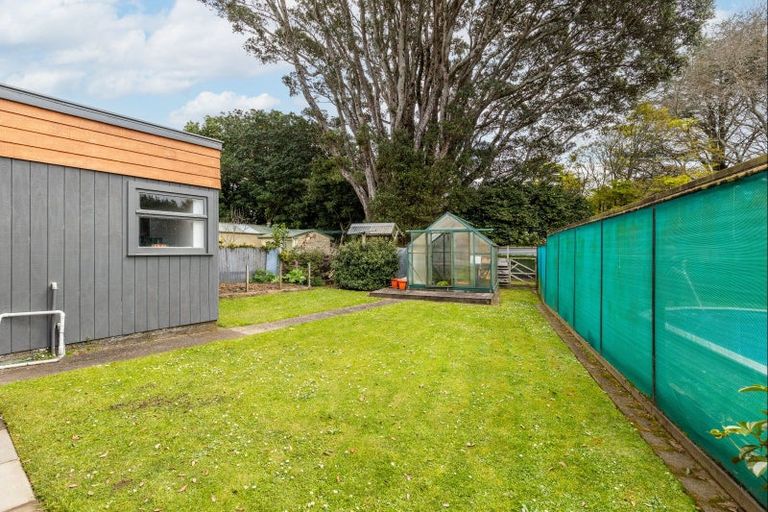 Photo of property in 95 Manu Crescent, Upper Vogeltown, New Plymouth, 4310