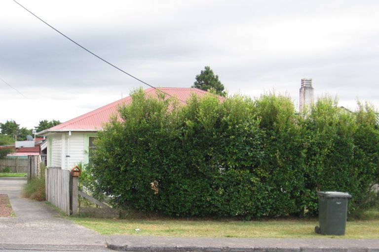 Photo of property in 64a Archibald Road, Kelston, Auckland, 0602