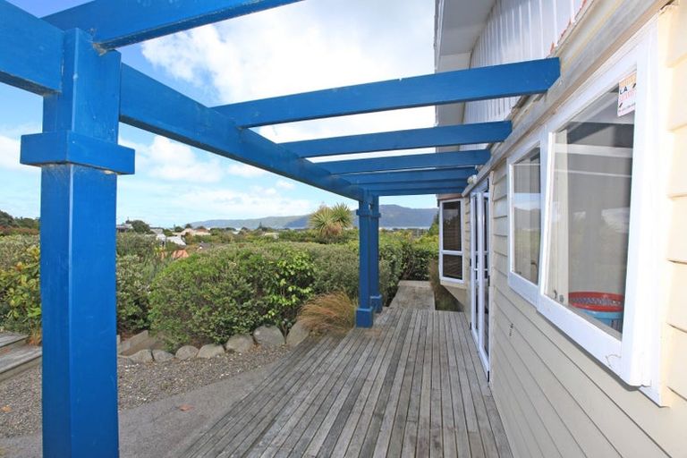 Photo of property in 7 Whyte Street, Paraparaumu Beach, Paraparaumu, 5032