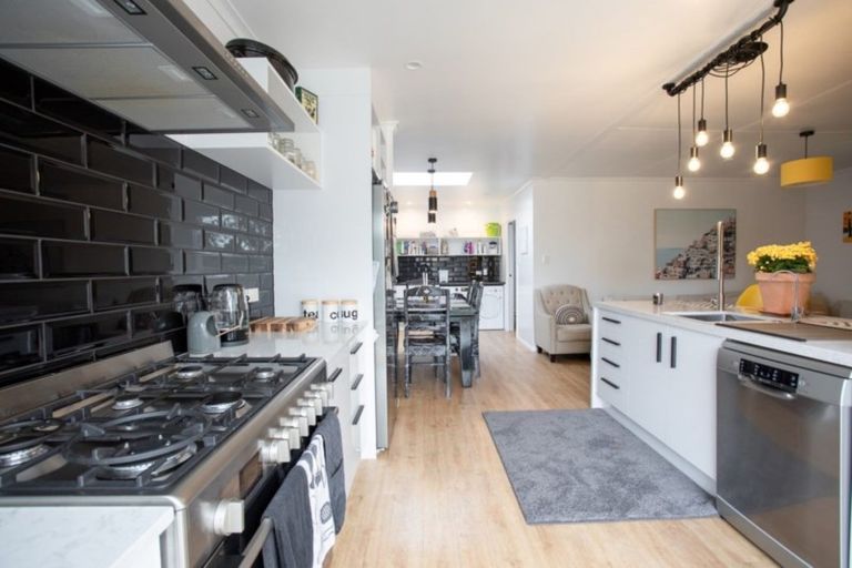 Photo of property in 25 Windsor Street, Terrace End, Palmerston North, 4410