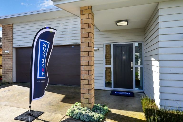 Photo of property in 29 Chadwick Place, Rototuna North, Hamilton, 3210