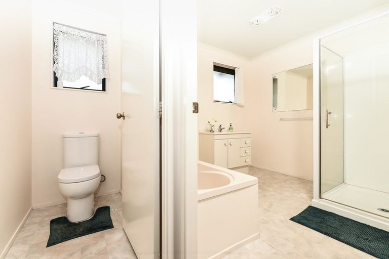 Photo of property in 10 Antrim Place, Nawton, Hamilton, 3200