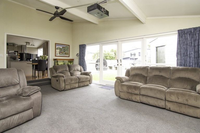 Photo of property in 2 Newcastle Street, Hokowhitu, Palmerston North, 4410