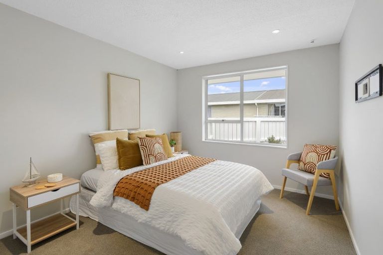 Photo of property in 2/6 Tamarisk Place, Parklands, Christchurch, 8083