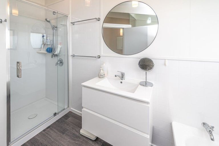 Photo of property in 4 Kapiti Terrace, Castlecliff, Whanganui, 4501