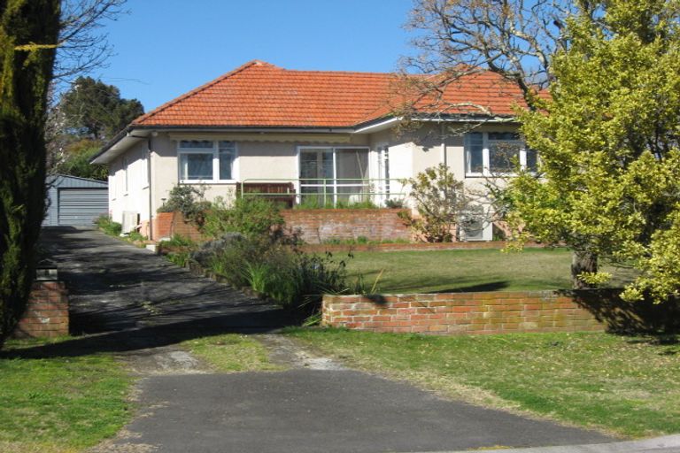 Photo of property in 6 Awarua Crescent, Havelock North, 4130