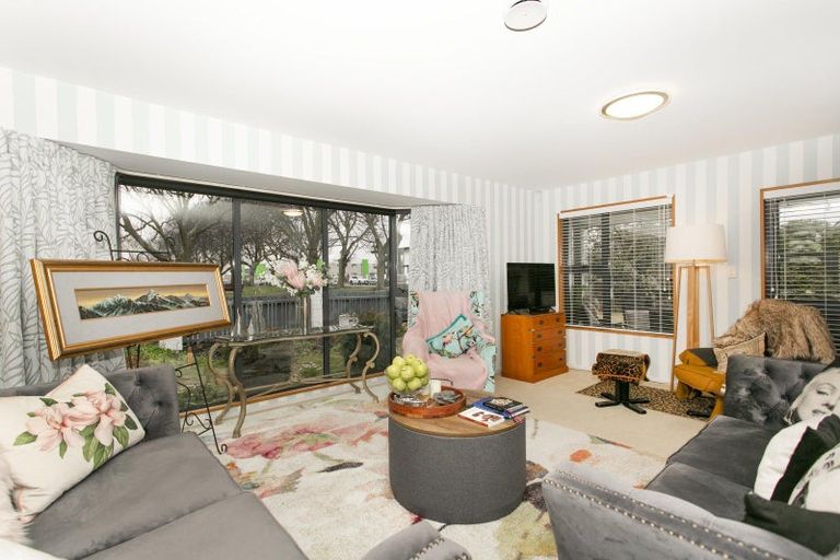 Photo of property in 21 Mona Square, Ashburton, 7700