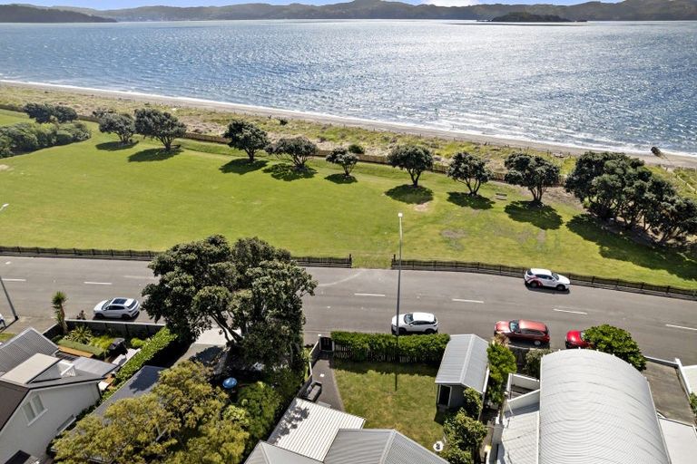 Photo of property in 23 Marine Parade, Eastbourne, Lower Hutt, 5013