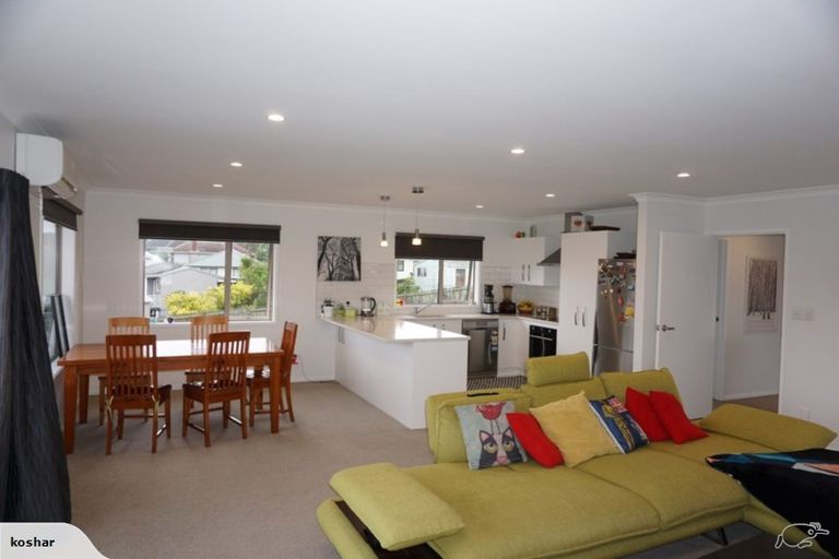 Photo of property in 27a Kirrie Avenue, Te Atatu South, Auckland, 0610