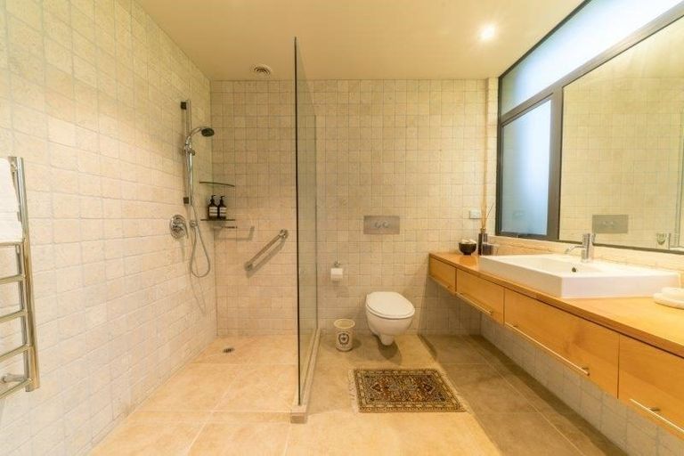 Photo of property in 1 Waimana Place, Wanaka, 9305