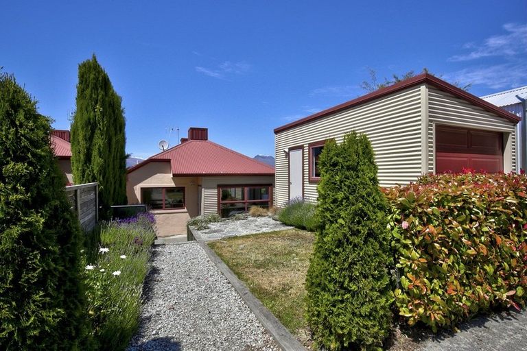 Photo of property in 21 Highview Terrace, Queenstown, 9300