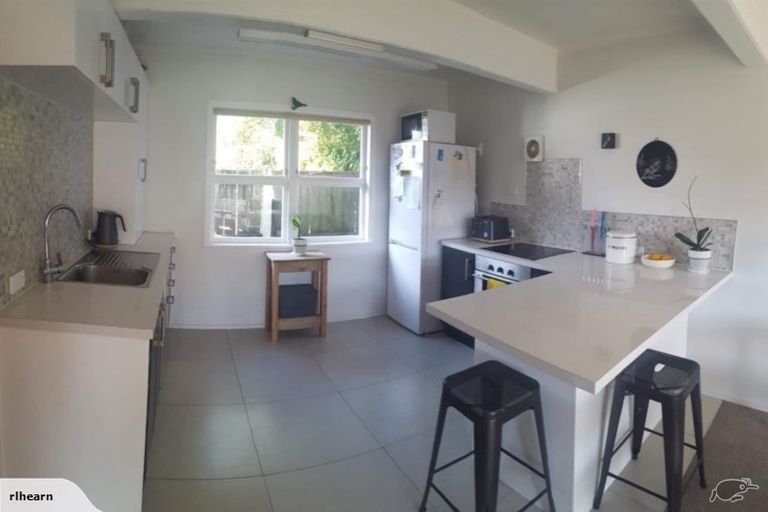 Photo of property in 2/6 Murray Road, Te Atatu Peninsula, Auckland, 0610