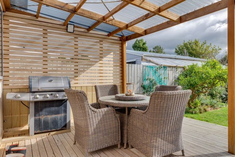 Photo of property in 24 Tararua Street, Pahiatua, 4910