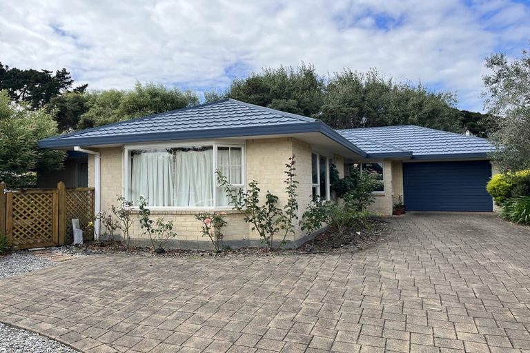 Photo of property in 74 Weggery Drive, Waikanae Beach, Waikanae, 5036