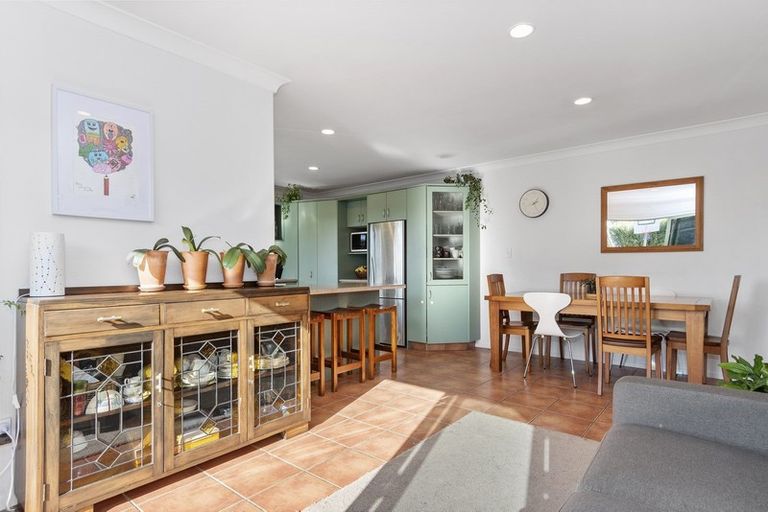 Photo of property in 10 Wouldbank Way, Welcome Bay, Tauranga, 3112