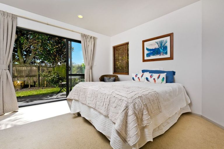 Photo of property in 2/17 Sartors Avenue, Northcross, Auckland, 0630