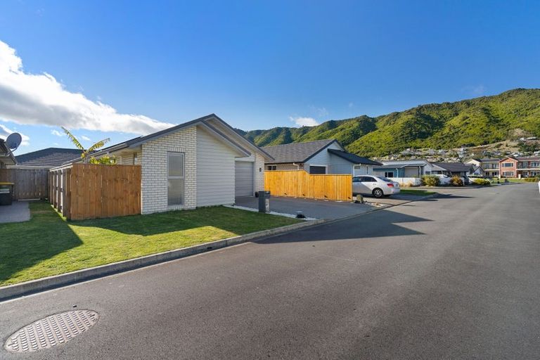 Photo of property in 29 Pohe Street, Waikanae, 5036
