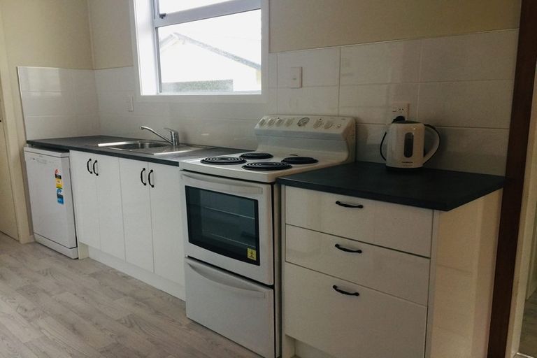 Photo of property in 37 Fox Street, Woodville, 4920