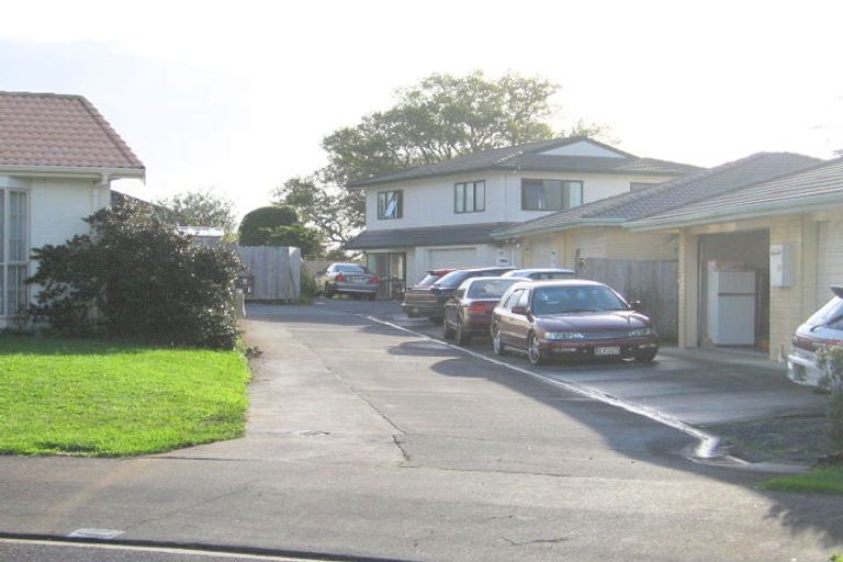 Photo of property in 4/7 Marbeth Court, Botany Downs, Auckland, 2010