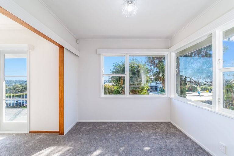 Photo of property in 4 Seaview Road, Glenfield, Auckland, 0629