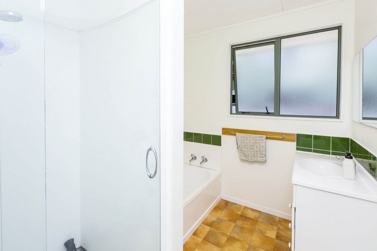 Photo of property in 13 Barberry Grove, Maungaraki, Lower Hutt, 5010