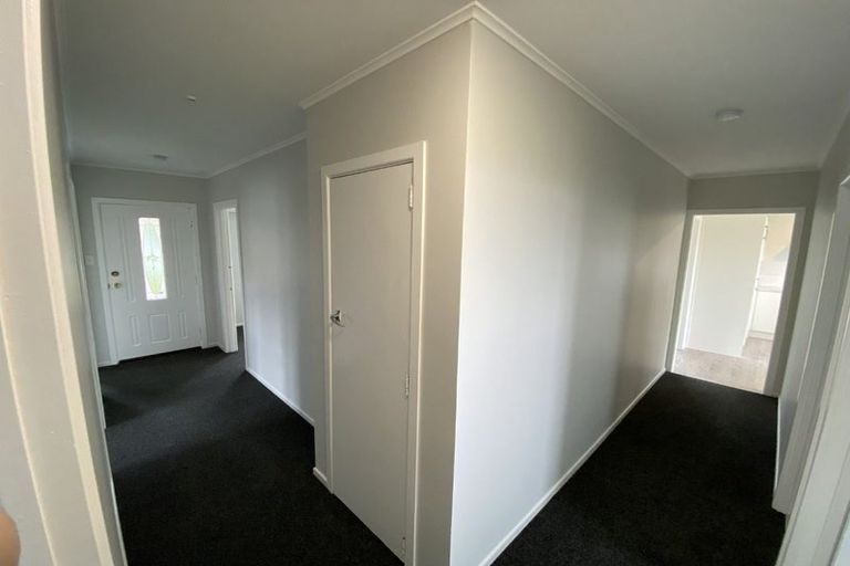 Photo of property in 20a Nile Road, Kelston, Auckland, 0602