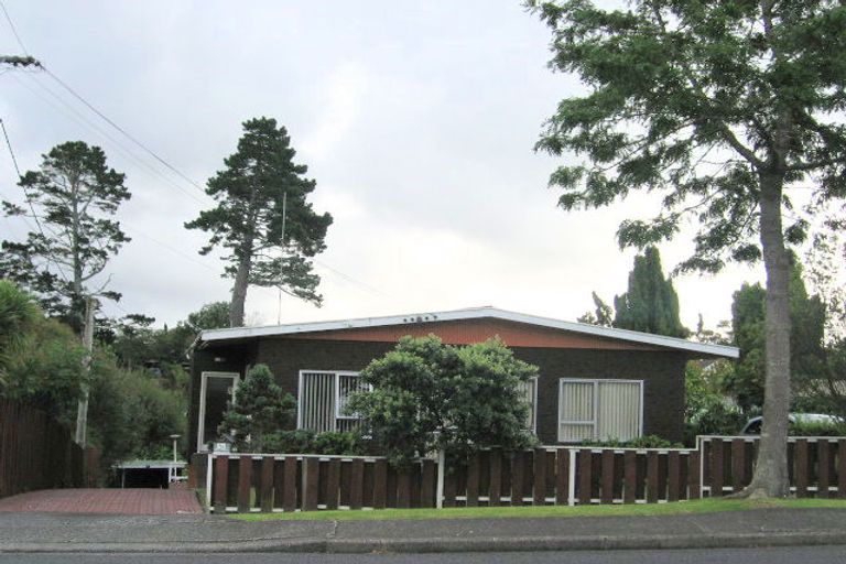 Photo of property in 1 Kamara Road, Glen Eden, Auckland, 0602