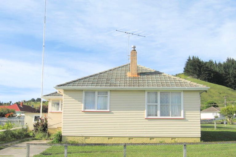 Photo of property in 1 Belfast Crescent, Kaiti, Gisborne, 4010