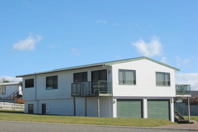 Photo of property in 6 Rowena Crescent, Motuoapa, 3382